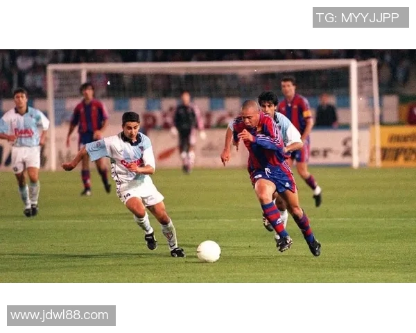 87年足球明星的辉煌岁月与传奇故事回顾