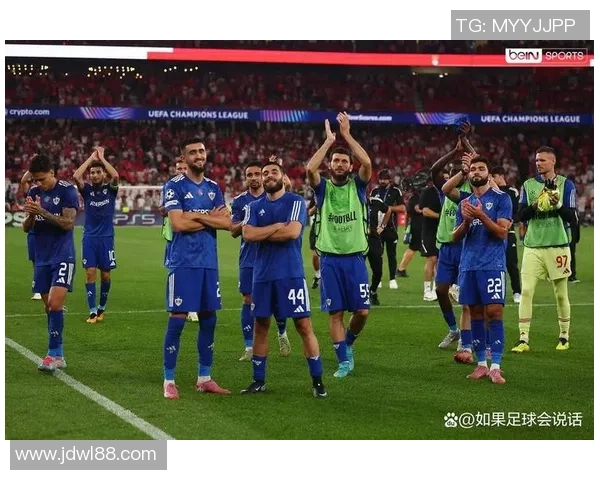 法国足球明星因伤缺阵球队关键比赛球迷忧心忡忡