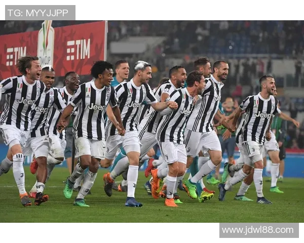 经常夺冠的足球明星背后的奋斗与荣耀之路揭秘