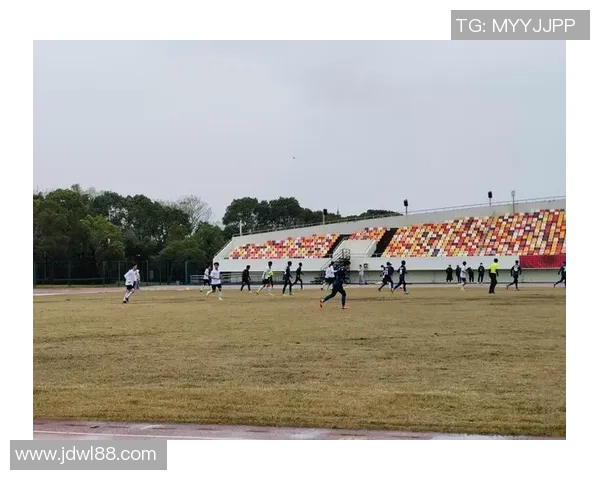 赛后分析:西安足球队与杭州足球队的耐力较量与战术对比 赛后分析:西安足球队与杭州足球队的耐力较量与战术对比